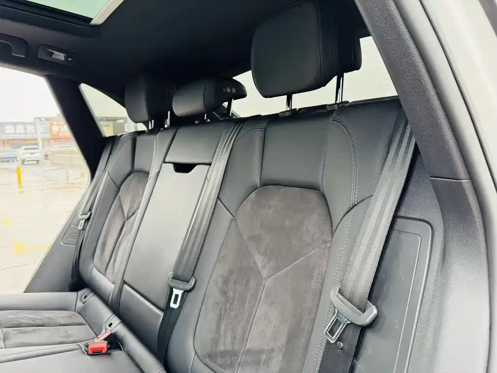 Porsche Macan 2017 — фото 16
