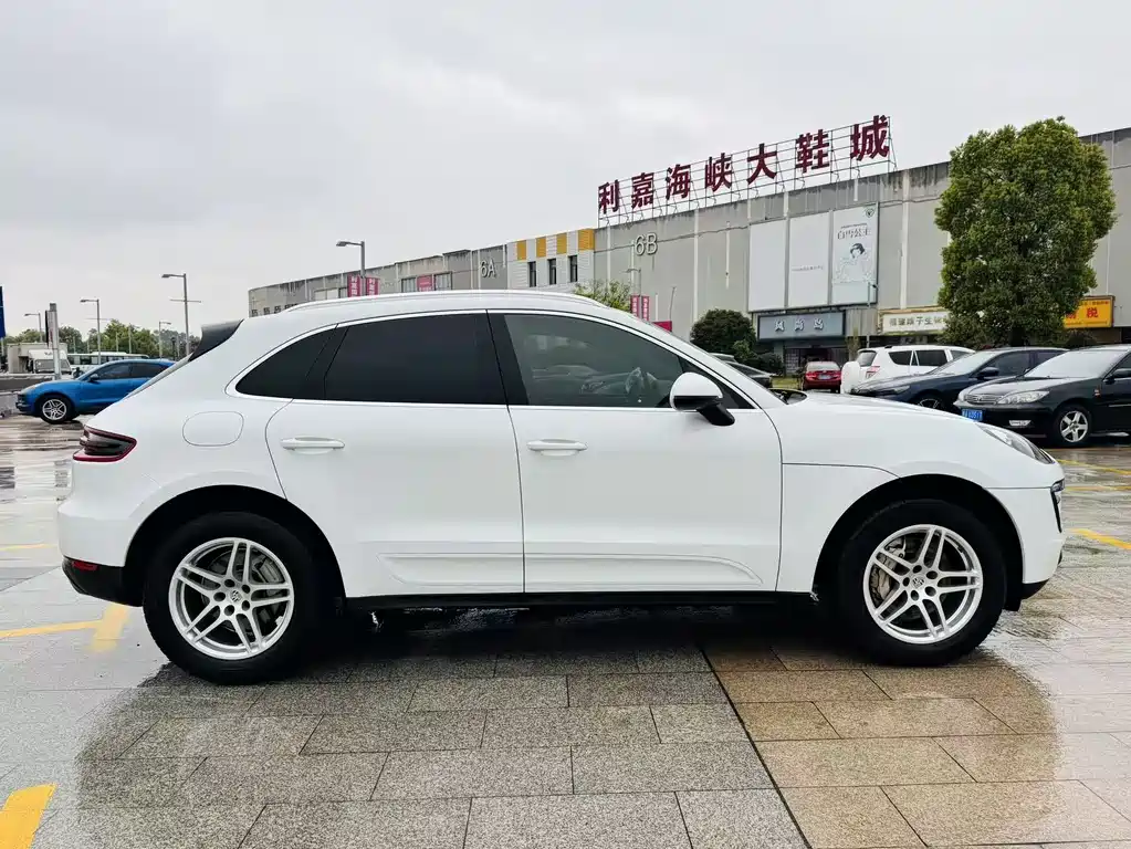 Porsche Macan 2017 — фото 8