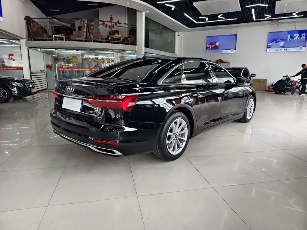 Audi A6L 2023 — фото 10
