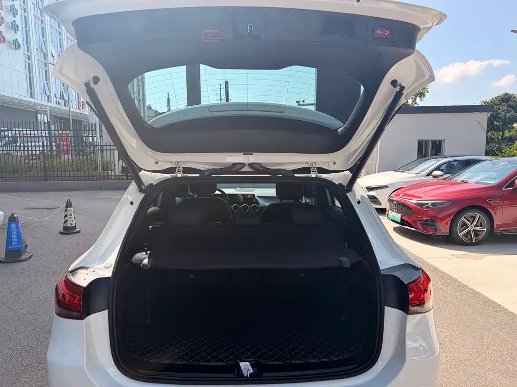 Mercedes-Benz GLA 2021 — фото 19