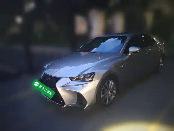 Lexus IS 2018