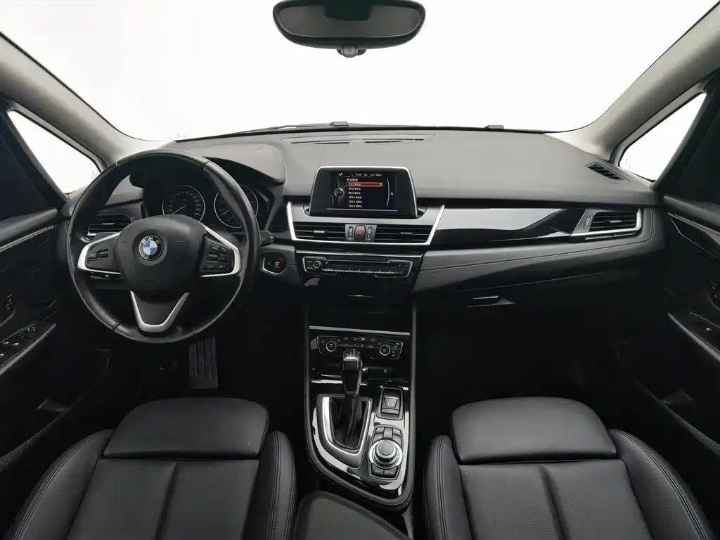 BMW 2 Series Active Tourer 2016 — фото 5
