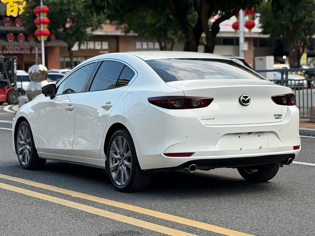 Mazda 3 Axela 2021 — фото 14