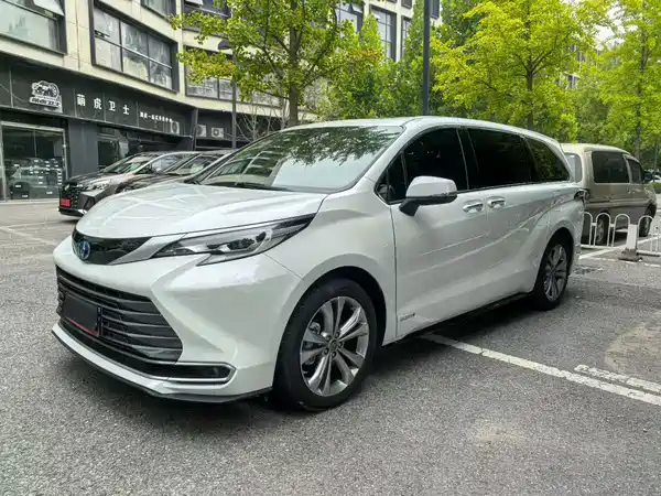 Toyota Sienna 2023