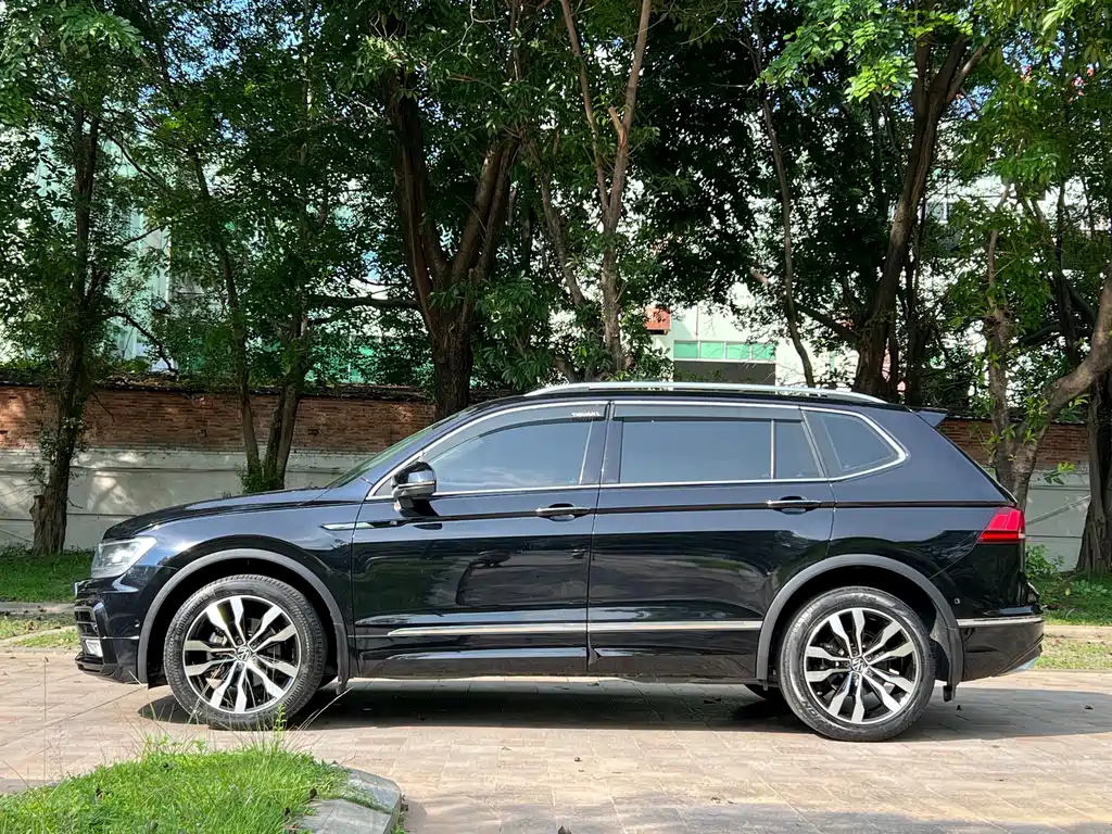 Volkswagen Tiguan L 2021 — фото 8
