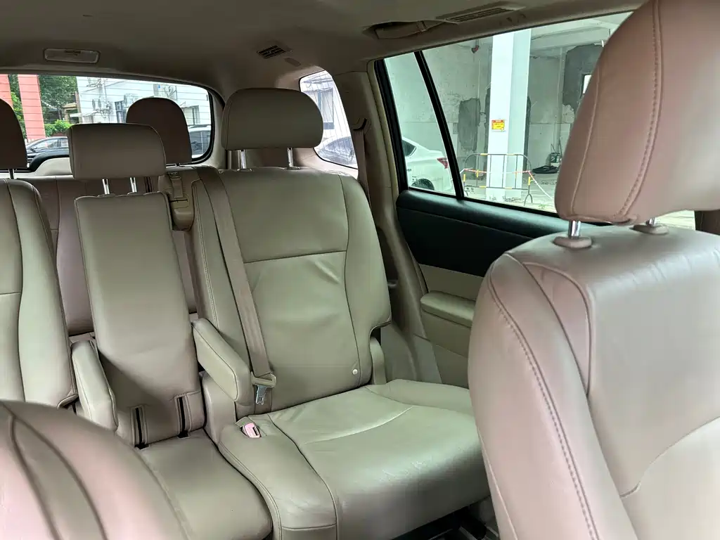 Toyota Highlander 2010 — фото 40
