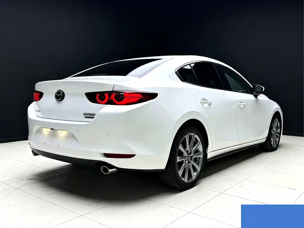 Mazda 3 Axela 2020 — фото 12