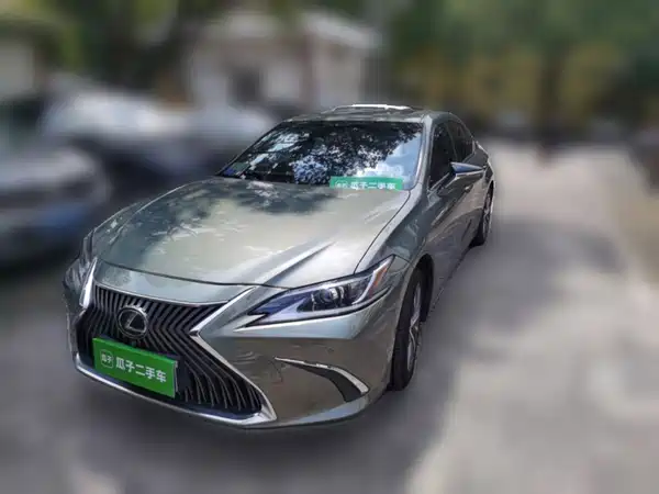 Lexus ES 2019
