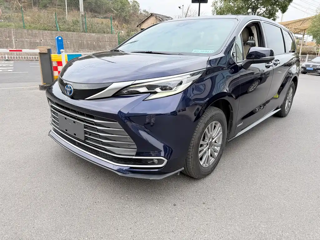 Toyota Sienna 2022
