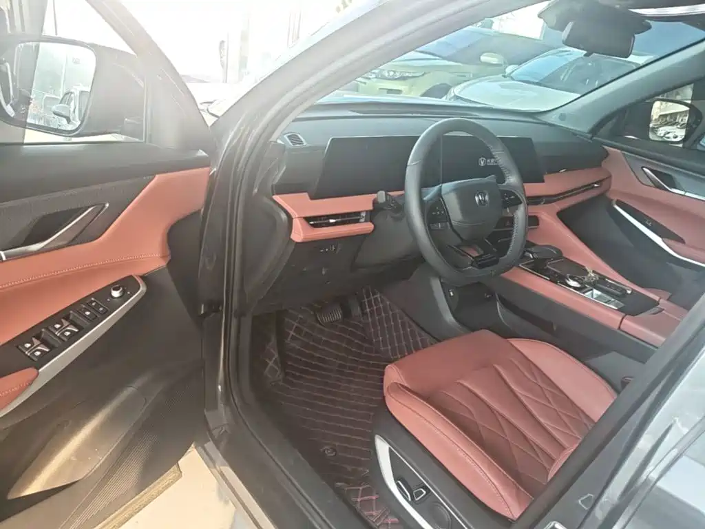 Changan CS75PLUS 2025 — фото 12