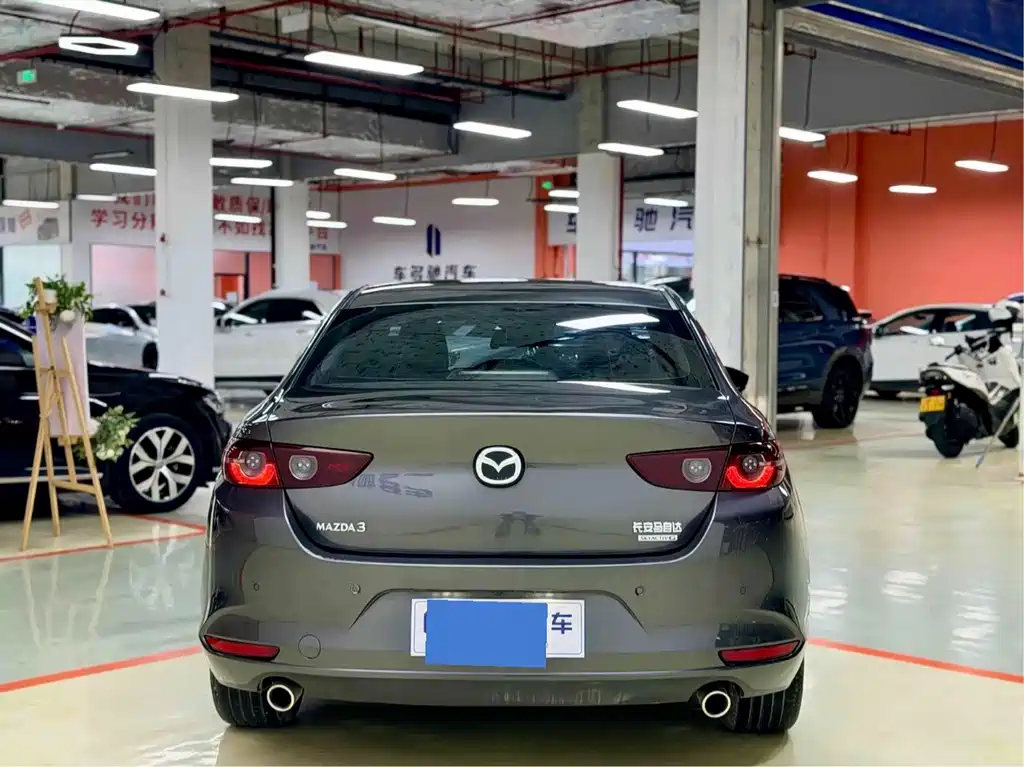 Mazda 3 Axela 2022