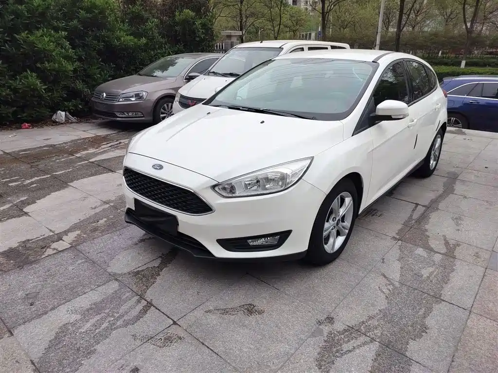 Ford Focus 2017 — фото 24
