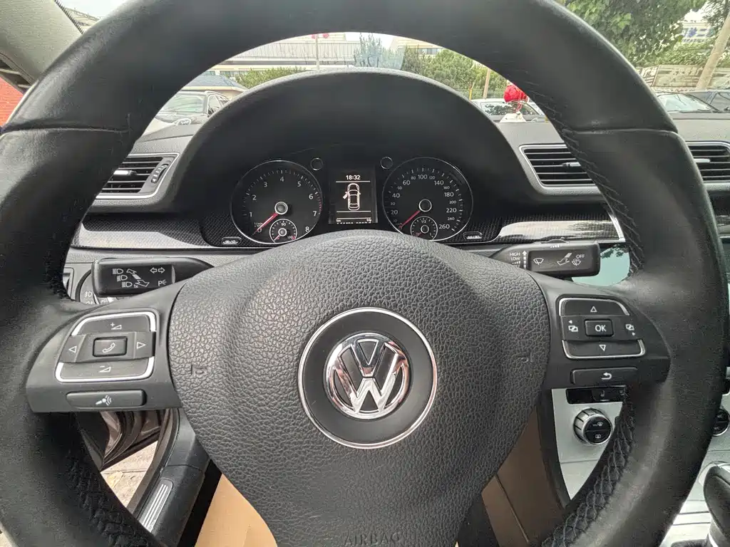 Volkswagen Magotan 2013