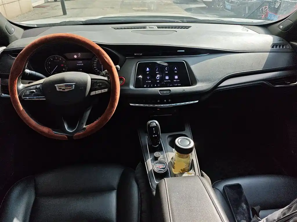 Cadillac XT4 2020 — фото 10