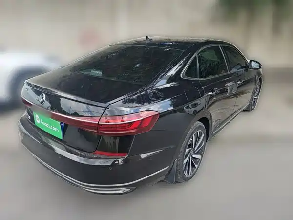 Volkswagen Passat 2022