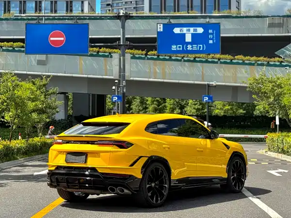 Lamborghini Urus 2023