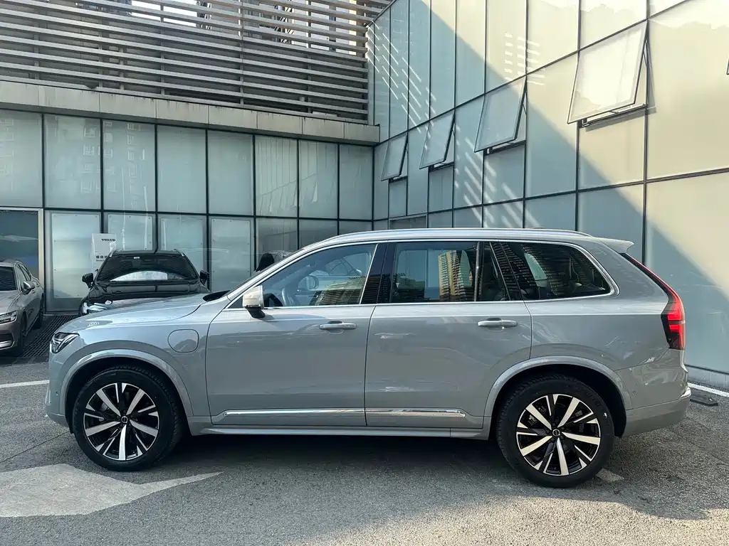 Volvo XC90 PHEV 2025 — фото 5