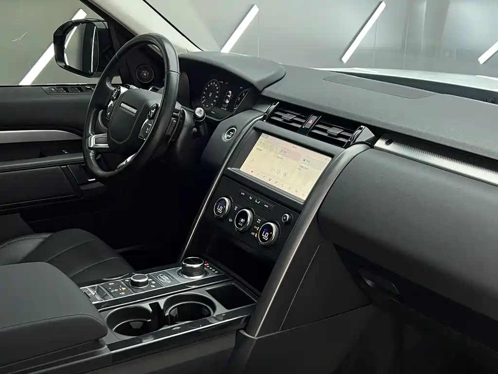 Land Rover Discovery 2020 — фото 23