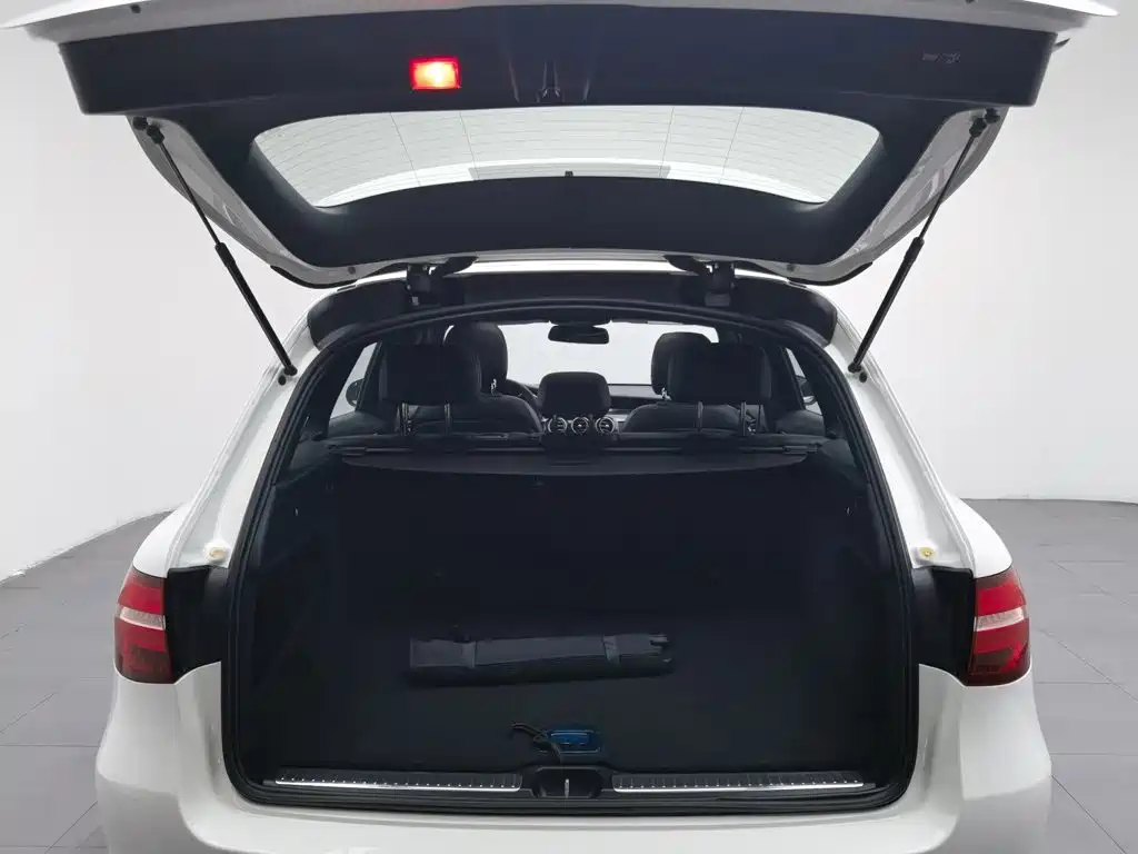 Mercedes-Benz GLC 2016 — фото 16