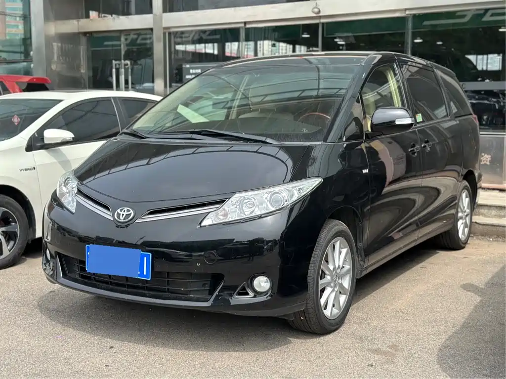 Toyota Previa 2020 — фото 1