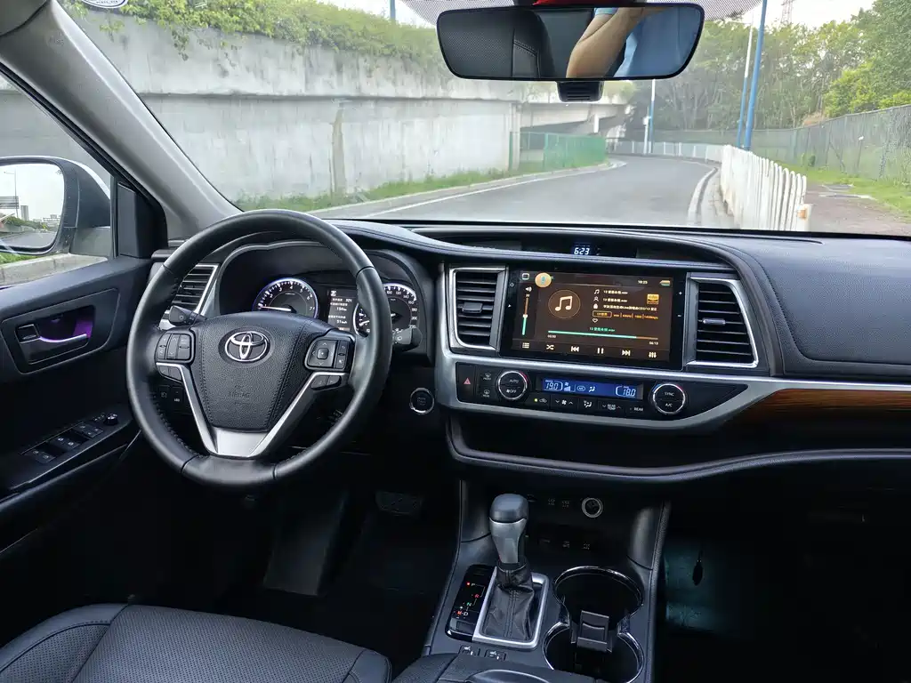 Toyota Highlander 2019 — фото 9