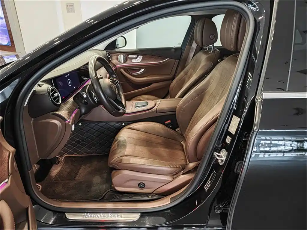Mercedes-Benz E-Class 2023 — фото 7