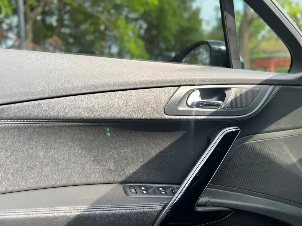 Peugeot 508 2016 — фото 26