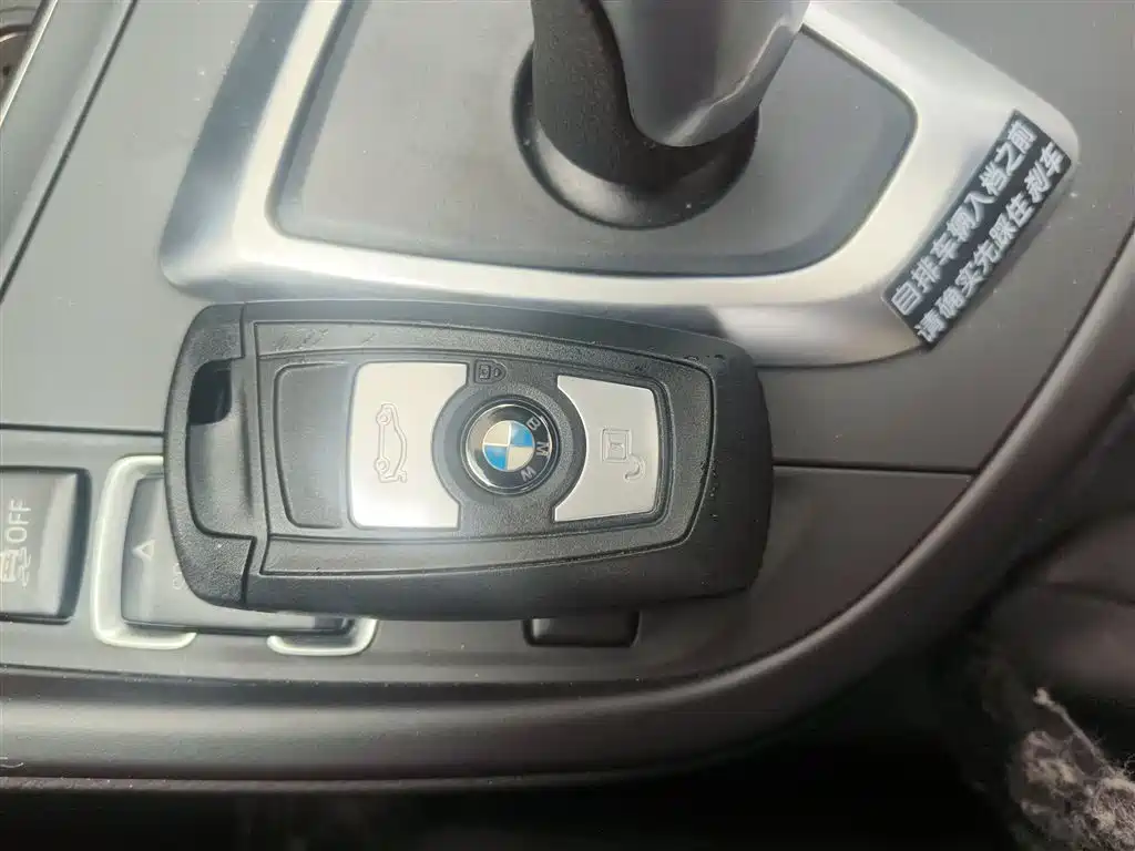 BMW 3 Series 2016 — фото 17