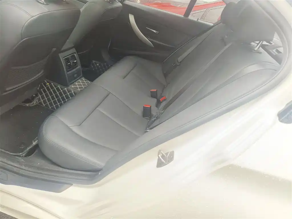 BMW 3 Series 2016 — фото 13