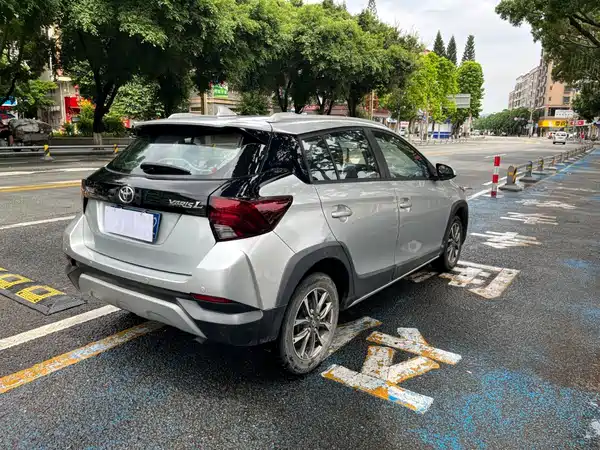 Toyota Yaris L 2021