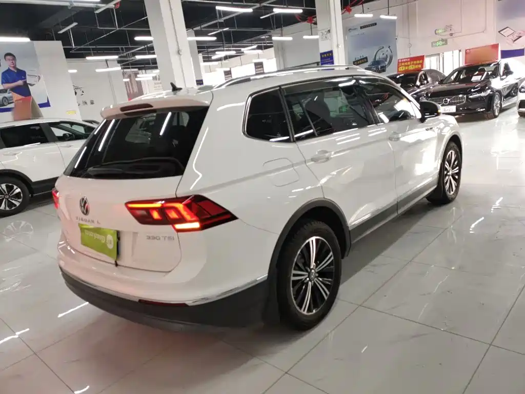 Volkswagen Tiguan L 2021 — фото 23