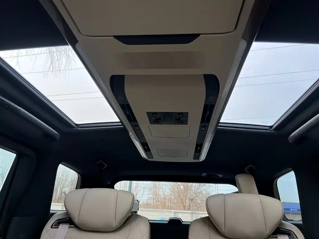 Toyota Alphard 2023 — фото 10