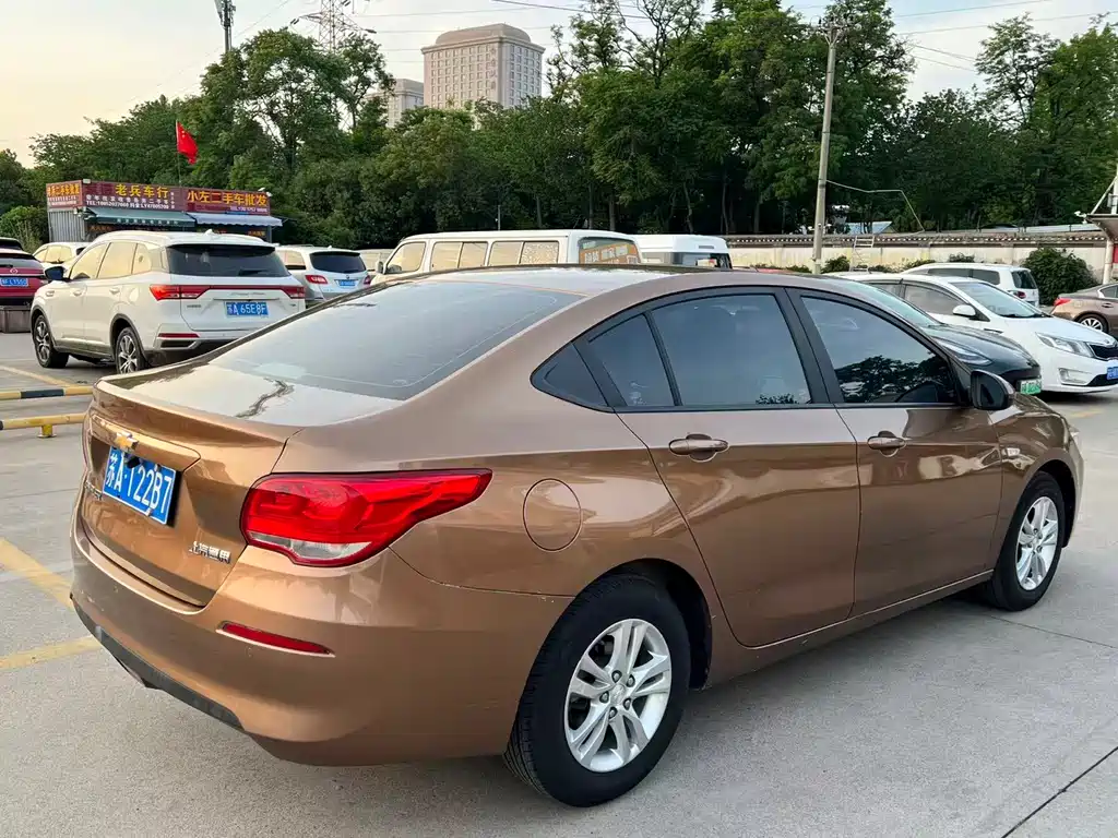 Chevrolet Cavalier 2017 — фото 10