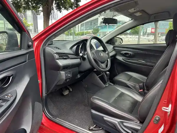 Toyota Yaris L 2017