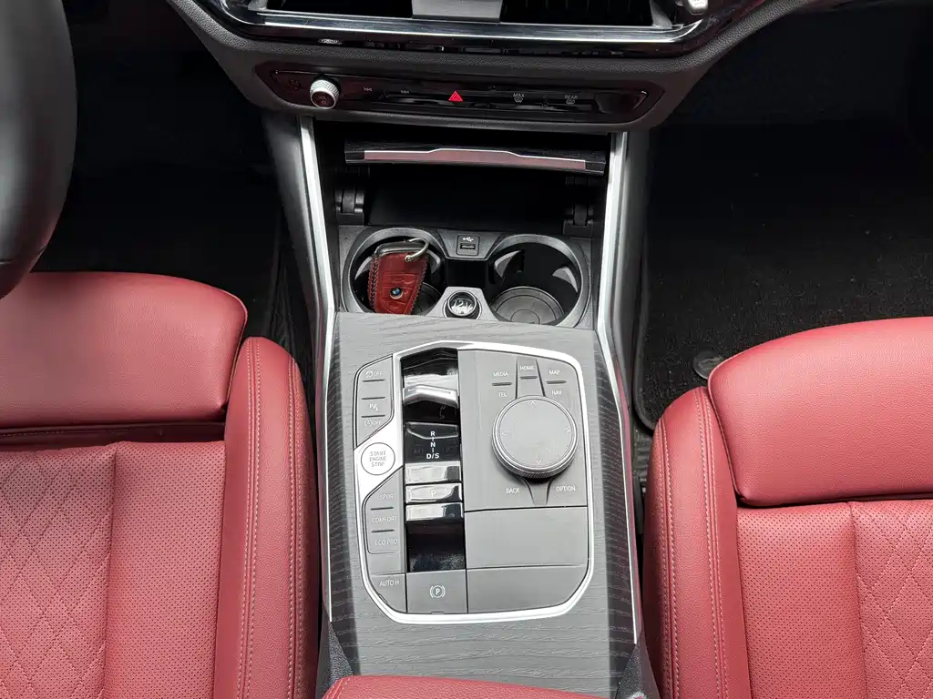 BMW 3 Series 2025 — фото 12