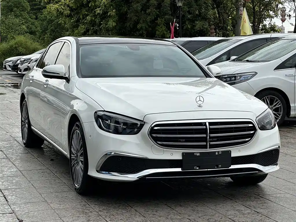 Mercedes-Benz E-Class 2022 — фото 3