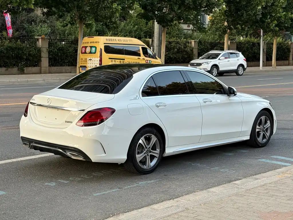 Mercedes-Benz C-Class 2021 — фото 9