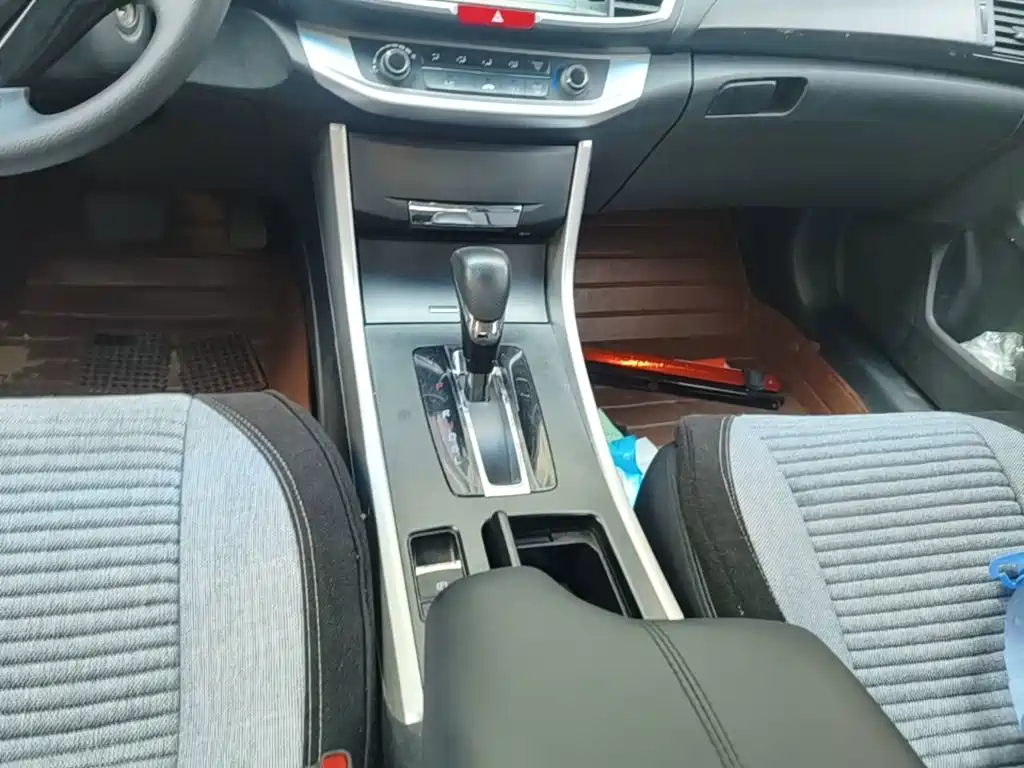 Honda Accord 2014 — фото 14