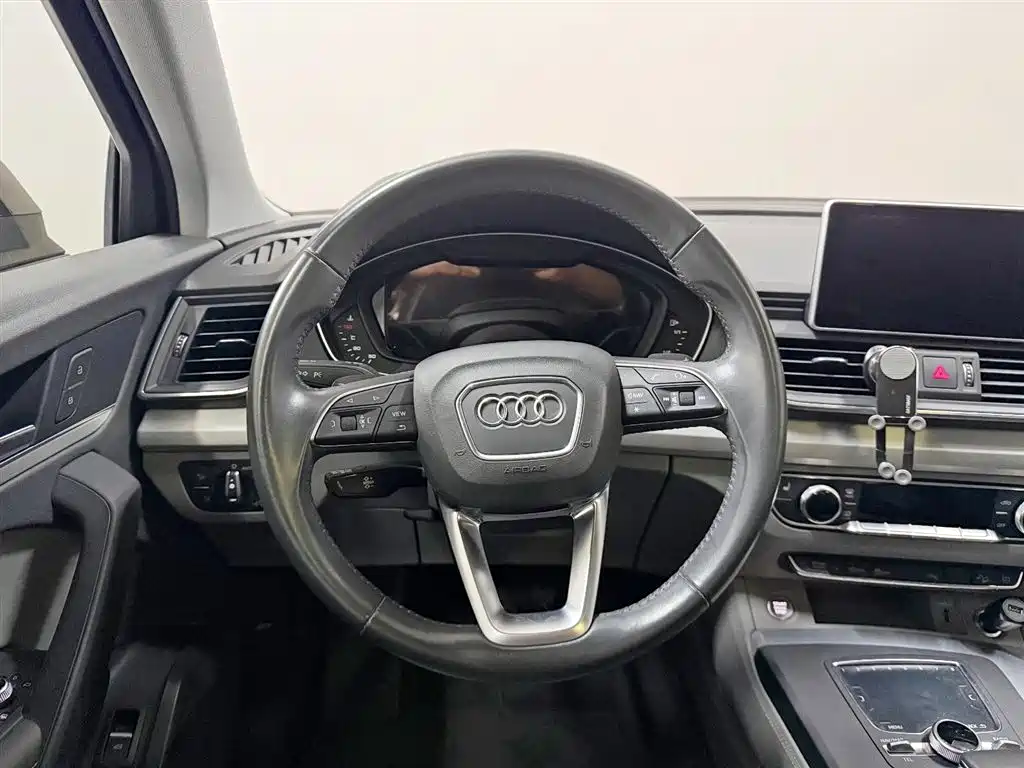 Audi Q5L 2019 — фото 11