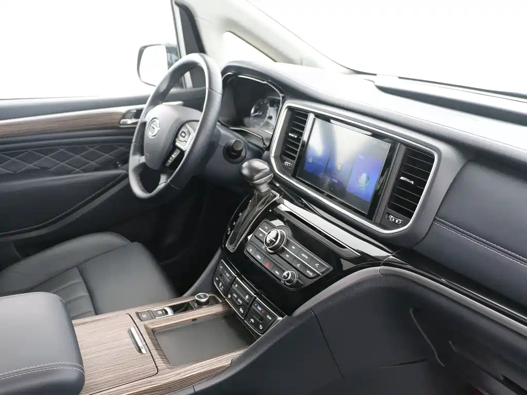 GAC Motor Trumpchi M8 2020 — фото 12