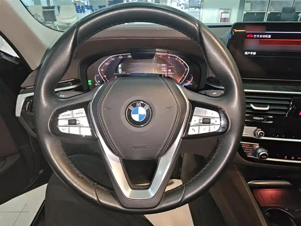 BMW 5 Series 2022 — фото 11