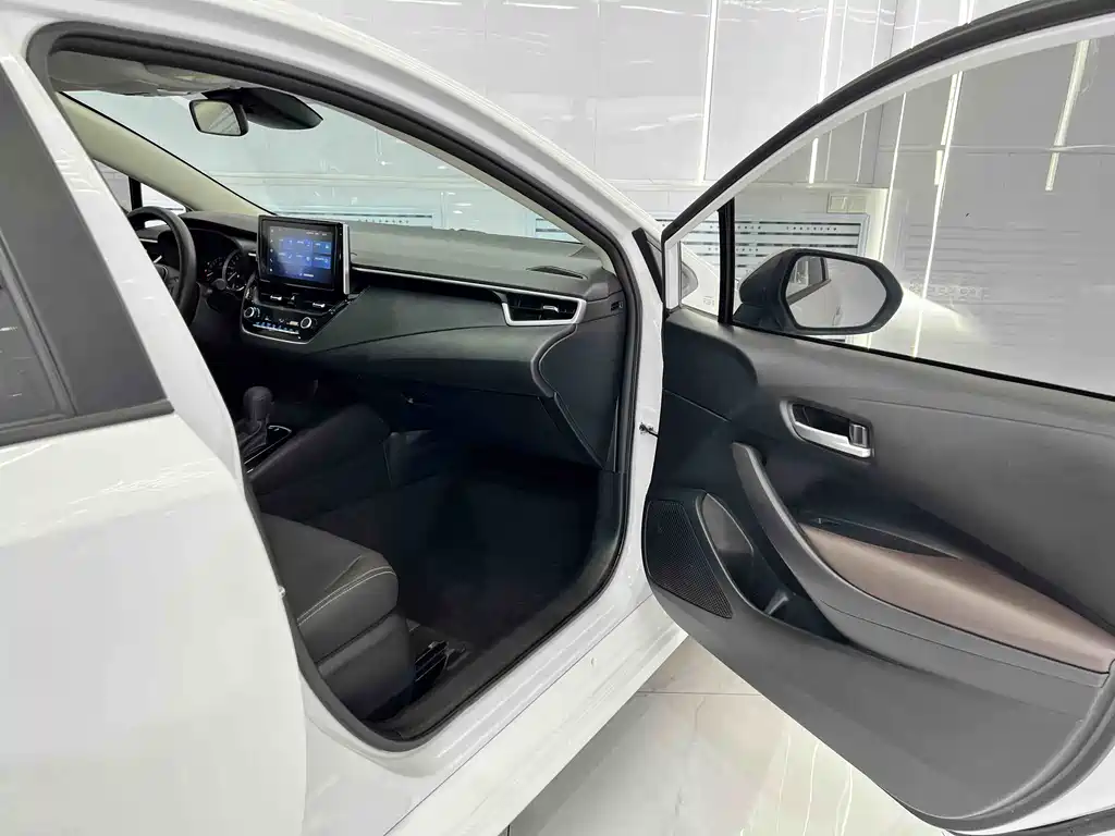 Toyota Corolla 2022 — фото 18