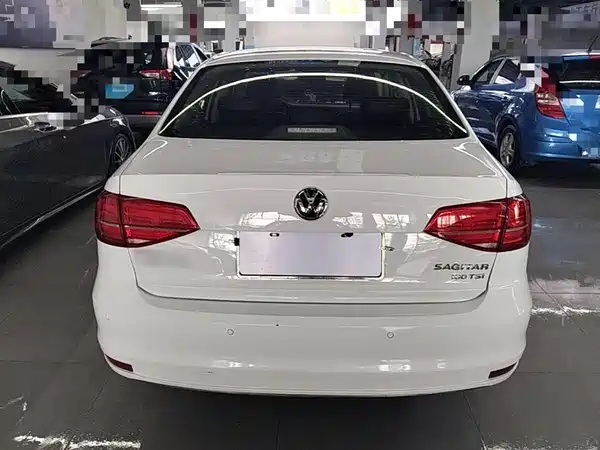 Volkswagen Sagitar 2018