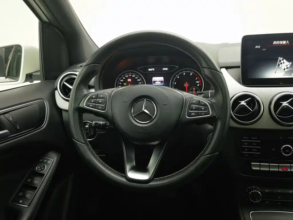 Mercedes-Benz B-Class 2018 — фото 11