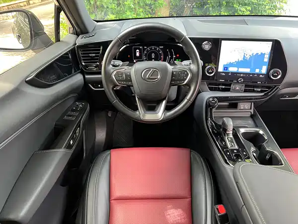 Lexus NX 2022