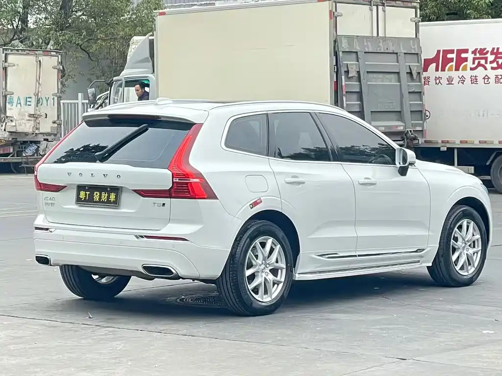 Volvo XC60 2020 — фото 9
