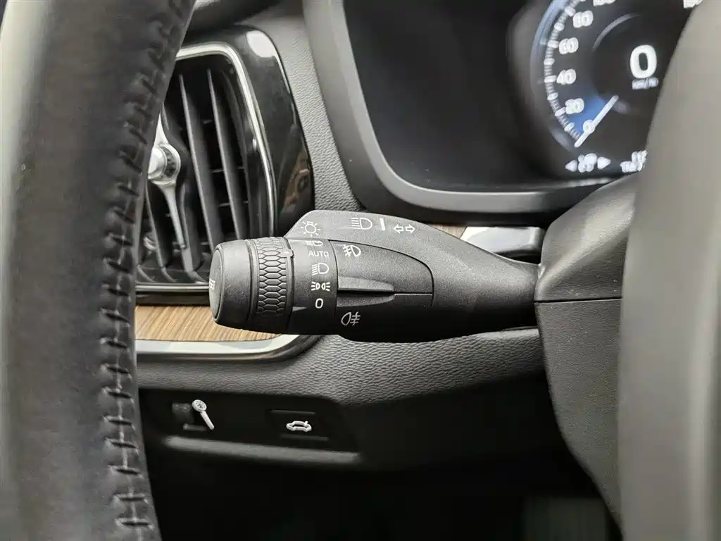 Volvo S60 2020 — фото 21