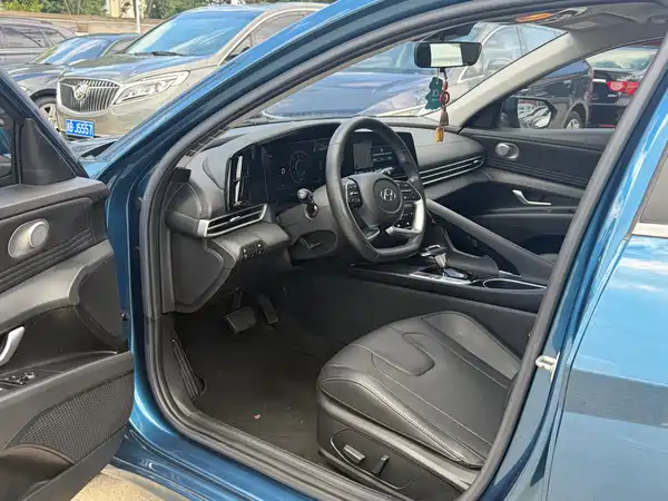 Hyundai Elantra 2021