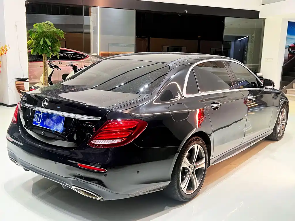 Mercedes-Benz E-Class 2018 — фото 9