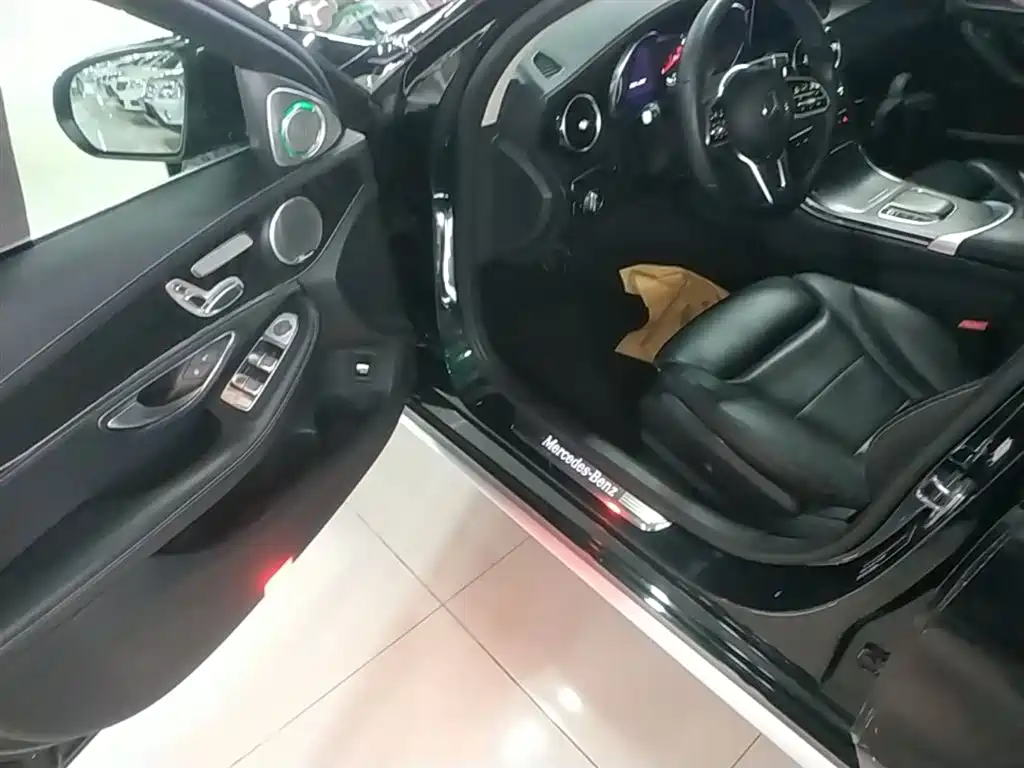 Mercedes-Benz C-Class 2019 — фото 16
